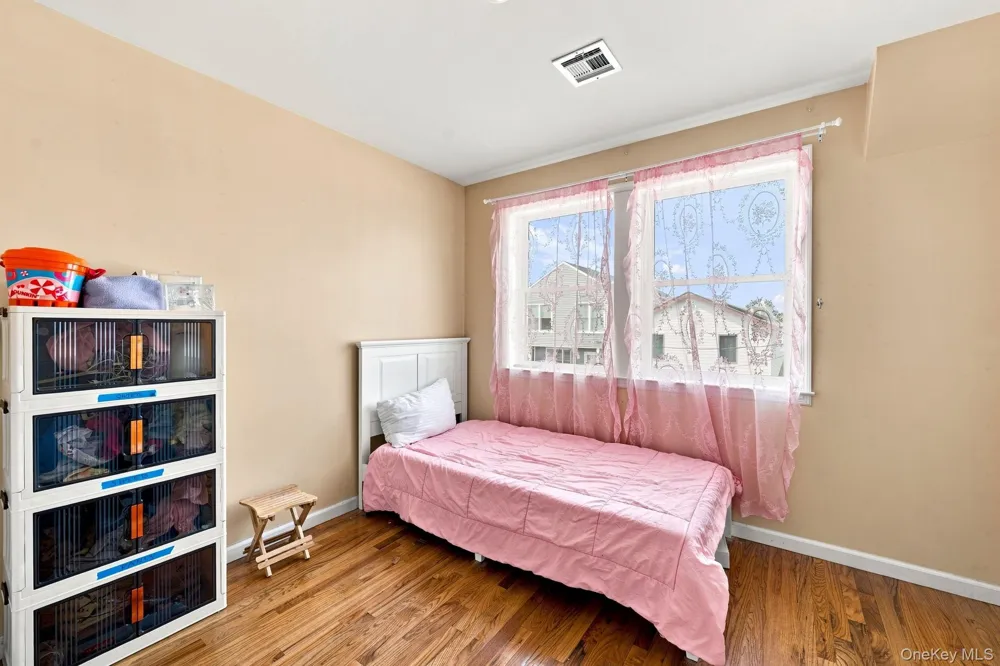 120 E 6th Road Broad Channel, NY 11693