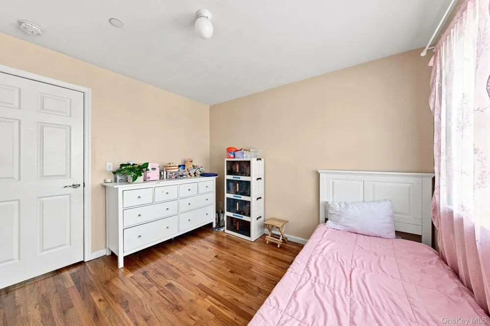 120 E 6th Road Broad Channel, NY 11693