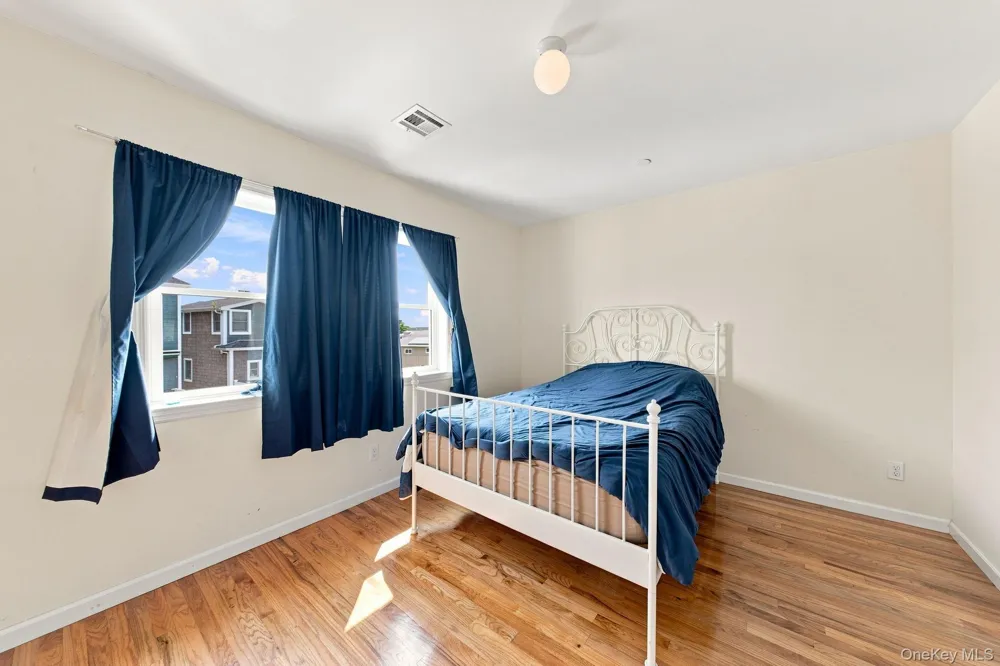 120 E 6th Road Broad Channel, NY 11693