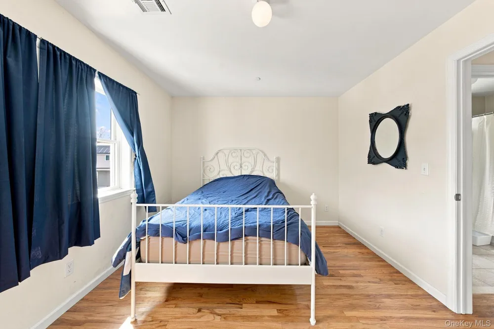120 E 6th Road Broad Channel, NY 11693