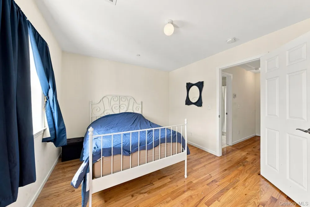 120 E 6th Road Broad Channel, NY 11693