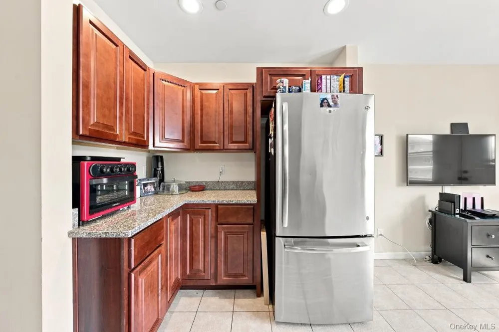 120 E 6th Road Broad Channel, NY 11693