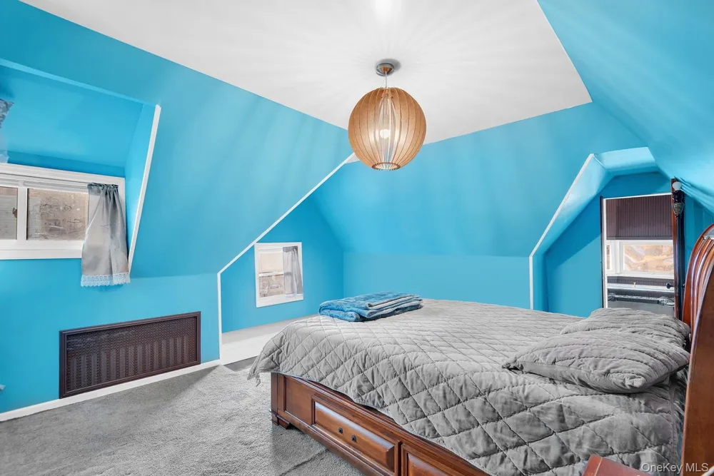 4810 Osgood Street Bronx, NY 10470