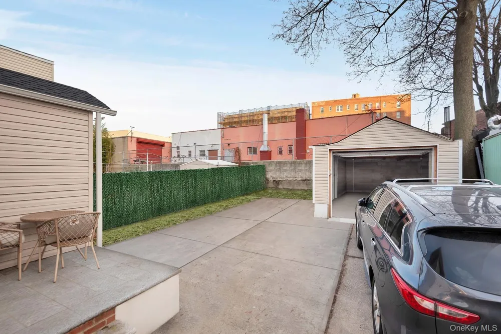 4810 Osgood Street Bronx, NY 10470