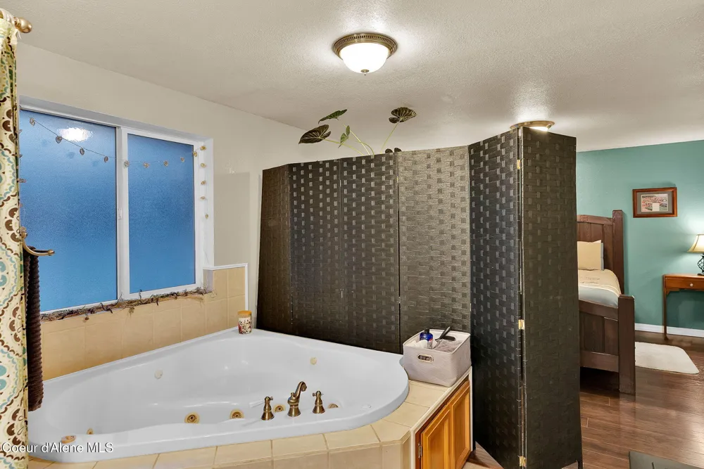 1247 Lost Mile Road Bonners Ferry, ID 83805