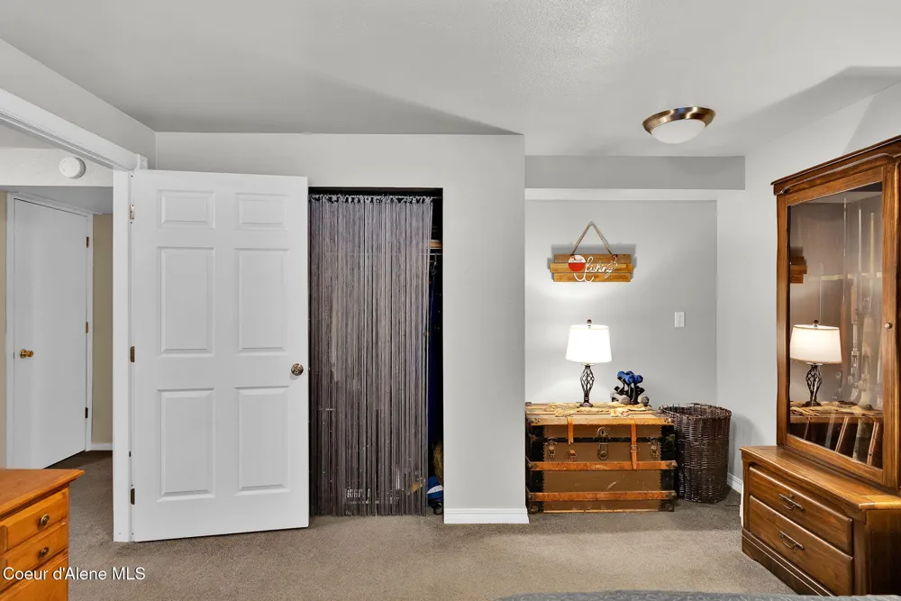 1247 Lost Mile Road Bonners Ferry, ID 83805