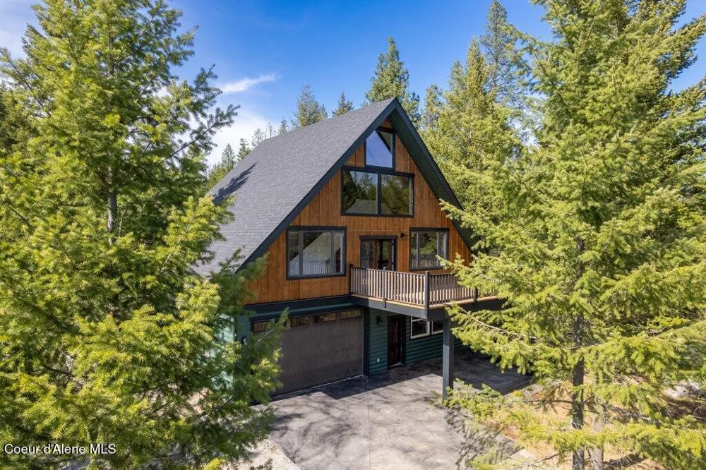 141 Amaze Way Athol, ID 83801