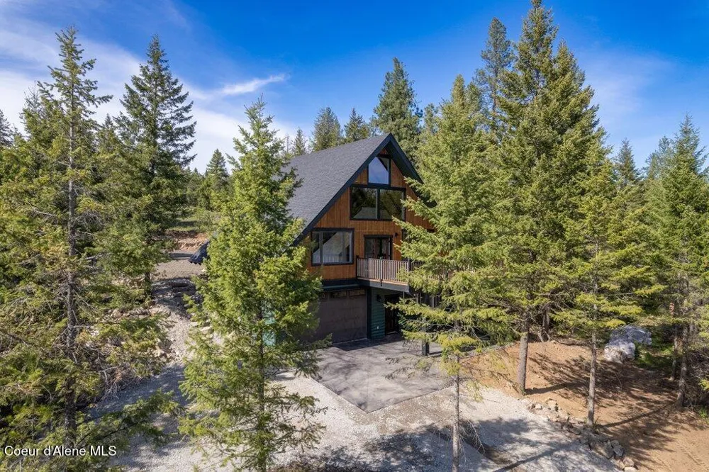 141 Amaze Way Athol, ID 83801