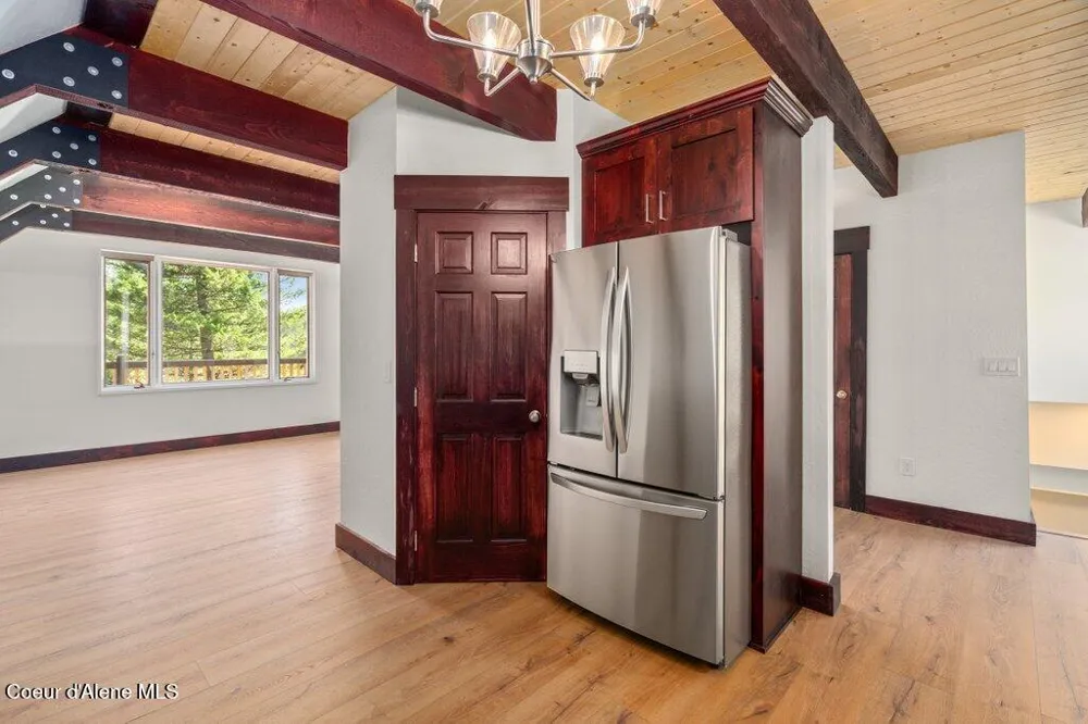 141 Amaze Way Athol, ID 83801