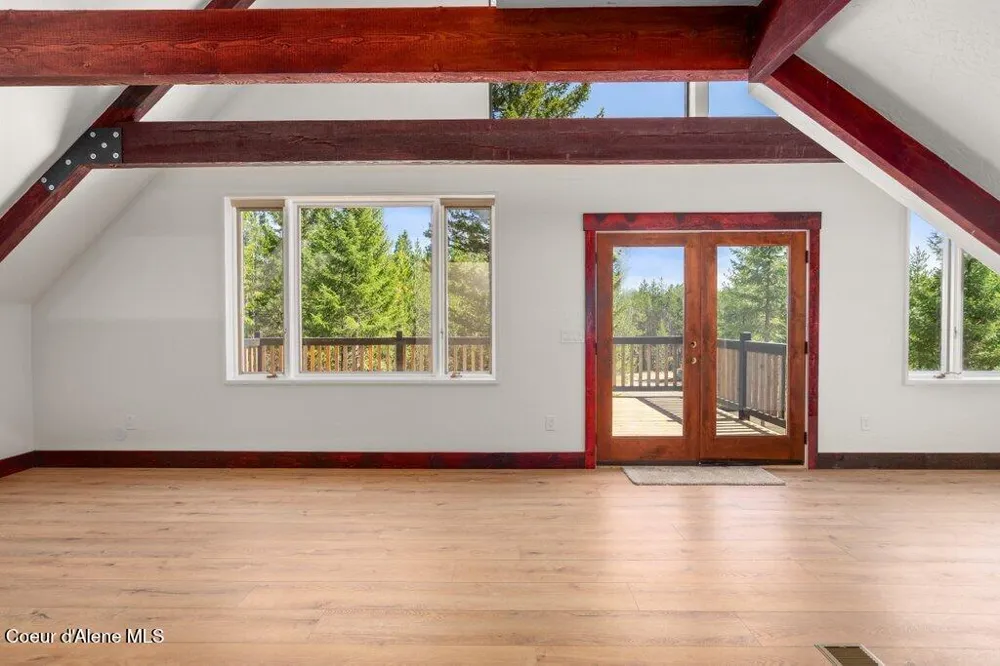 141 Amaze Way Athol, ID 83801