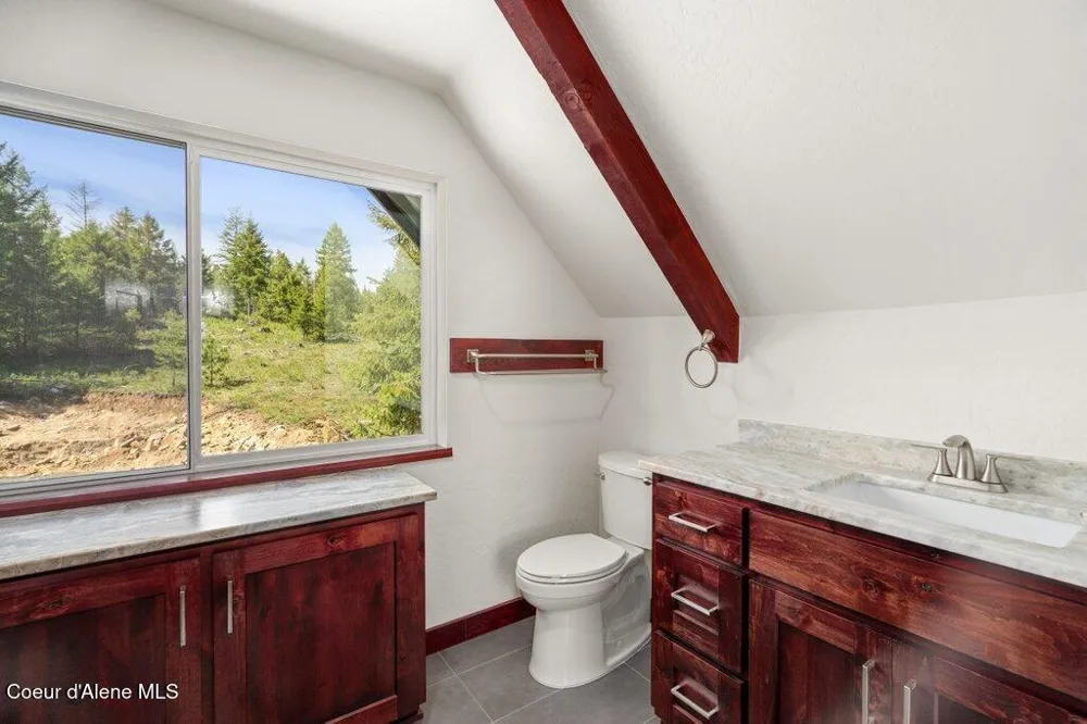 141 Amaze Way Athol, ID 83801
