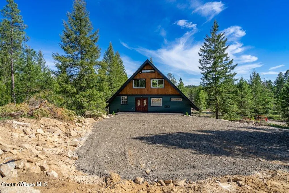 141 Amaze Way Athol, ID 83801