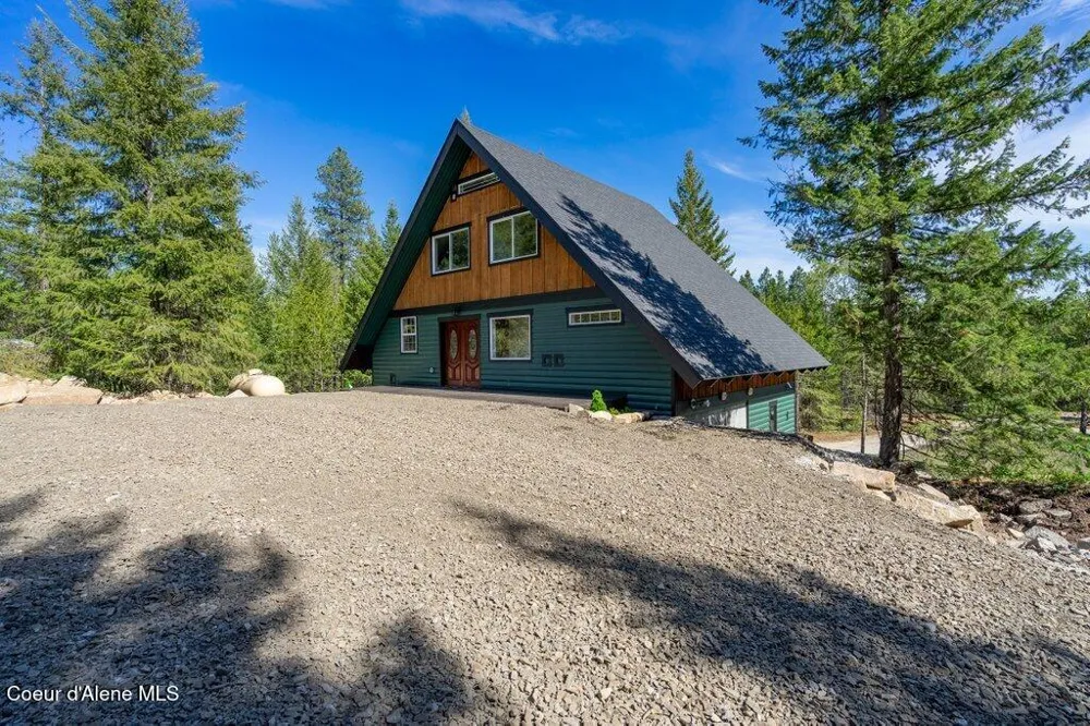 141 Amaze Way Athol, ID 83801