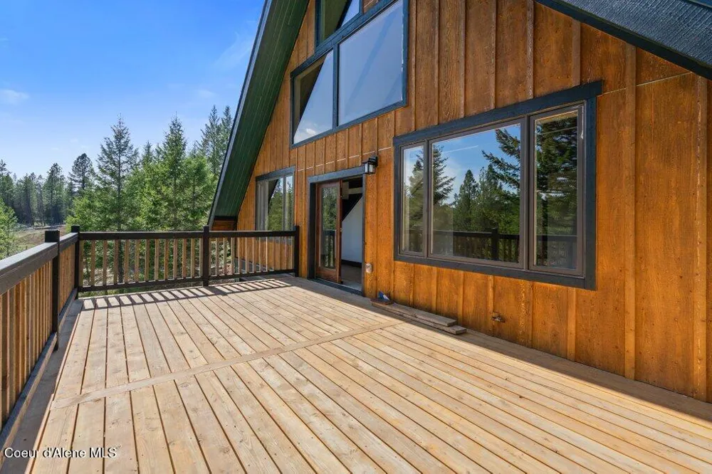 141 Amaze Way Athol, ID 83801