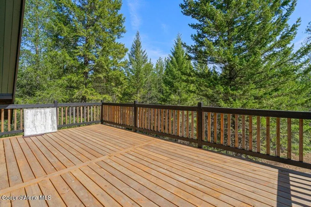141 Amaze Way Athol, ID 83801