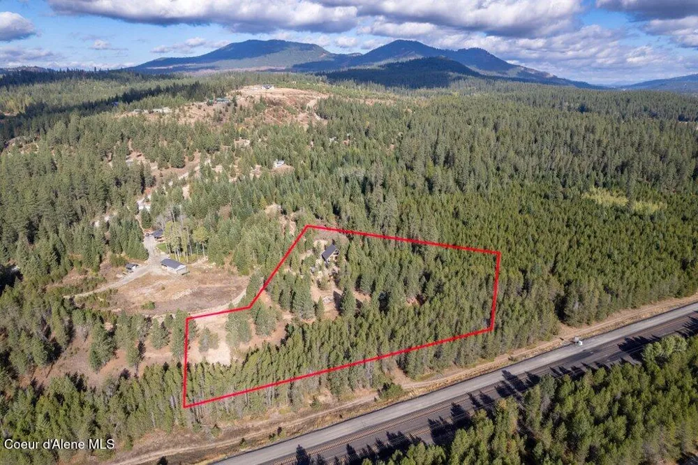 141 Amaze Way Athol, ID 83801