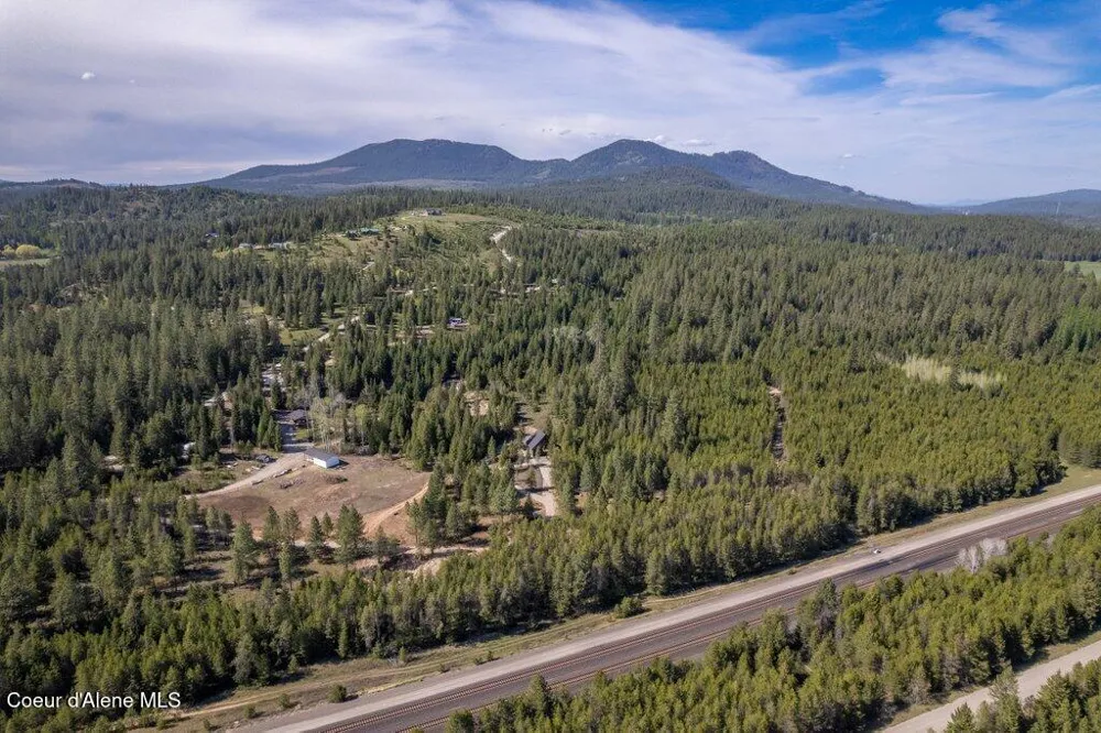 141 Amaze Way Athol, ID 83801