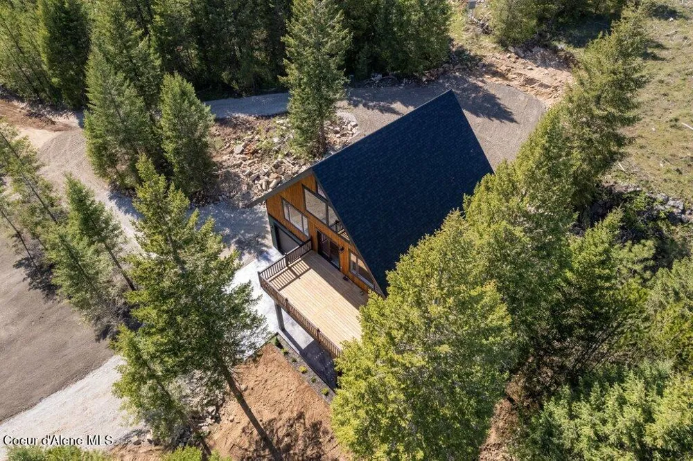 141 Amaze Way Athol, ID 83801