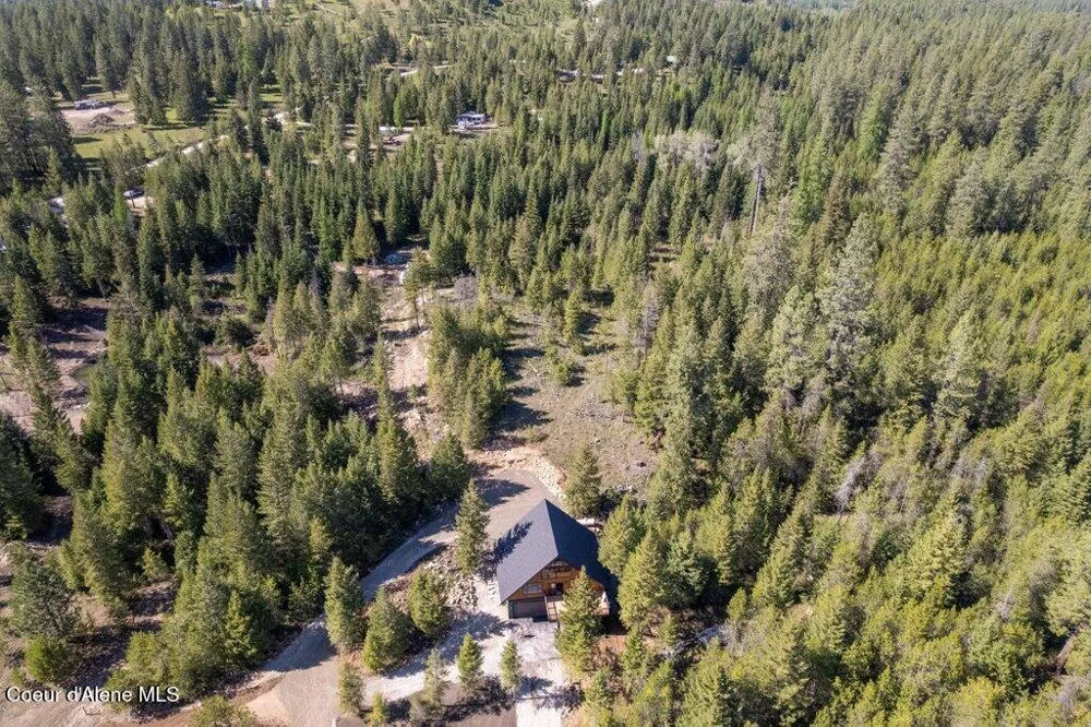 141 Amaze Way Athol, ID 83801