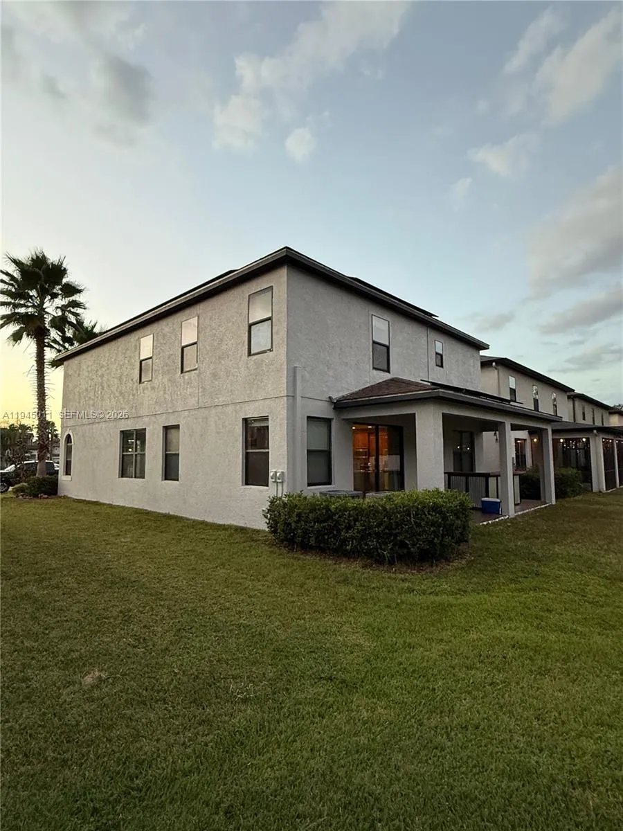 11016 tahiti isle ln #11016 Other City - In The State Of Florida, FL 33647