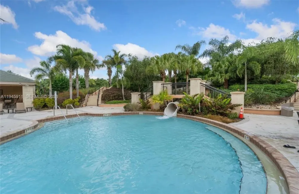 11016 tahiti isle ln #11016 Other City - In The State Of Florida, FL 33647