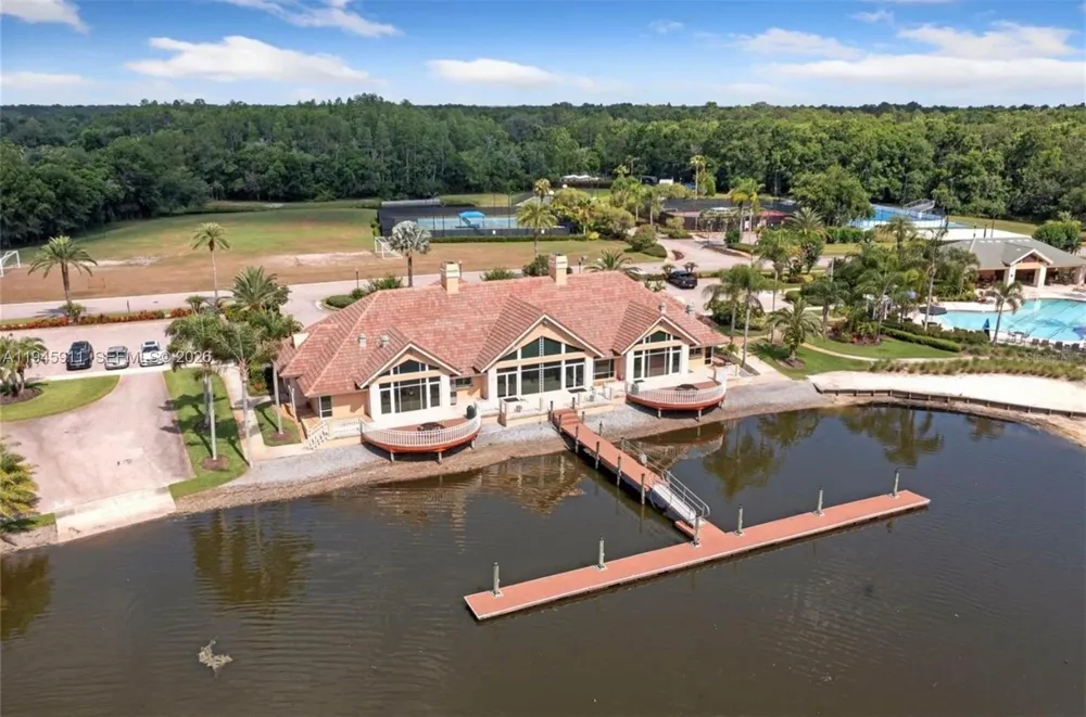 11016 tahiti isle ln #11016 Other City - In The State Of Florida, FL 33647