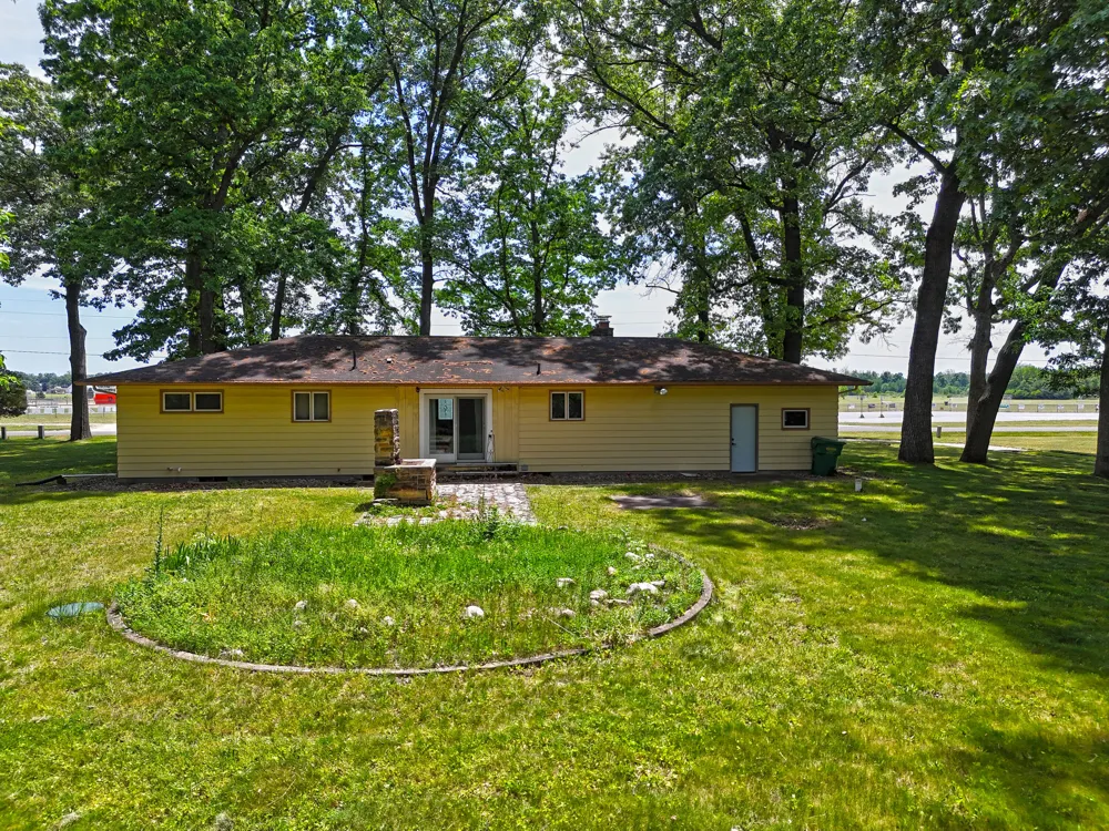 28902 Yaw Street Dowagiac, MI 49047