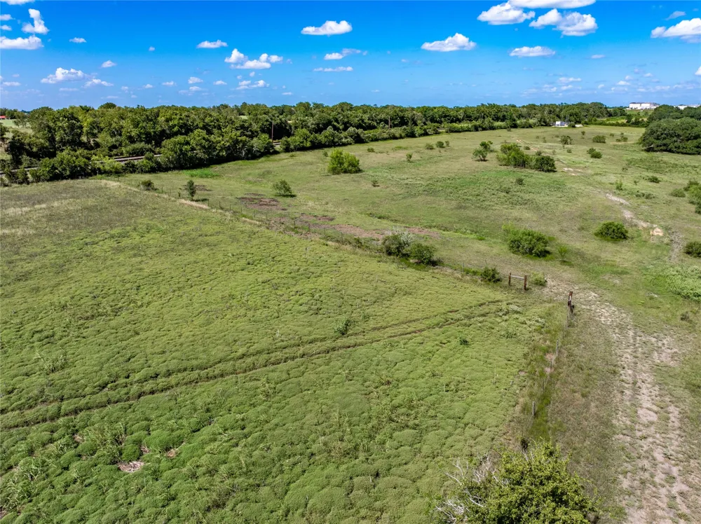CR 253 Weimar, TX 78962
