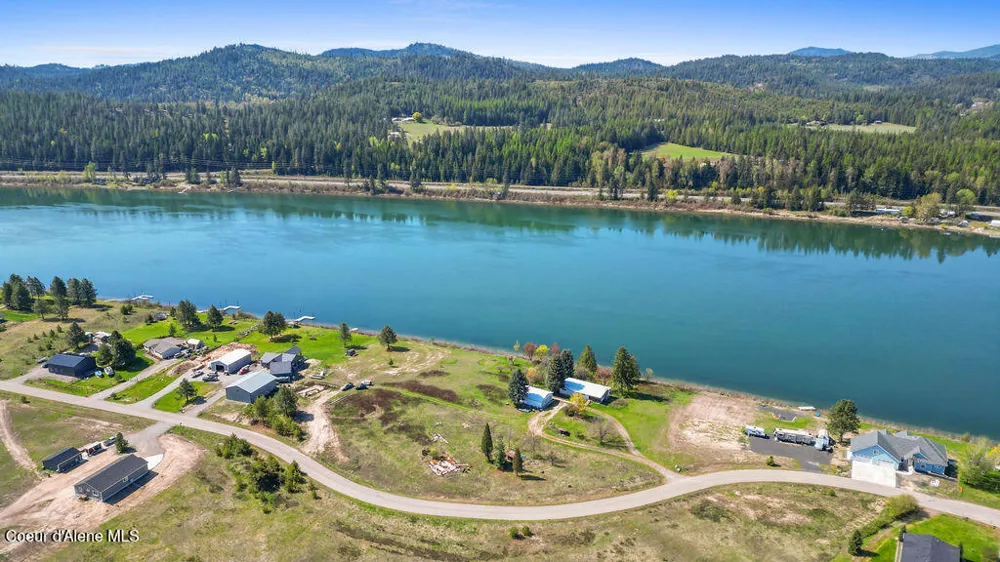 342 Open Skies Road Newport, WA 99156