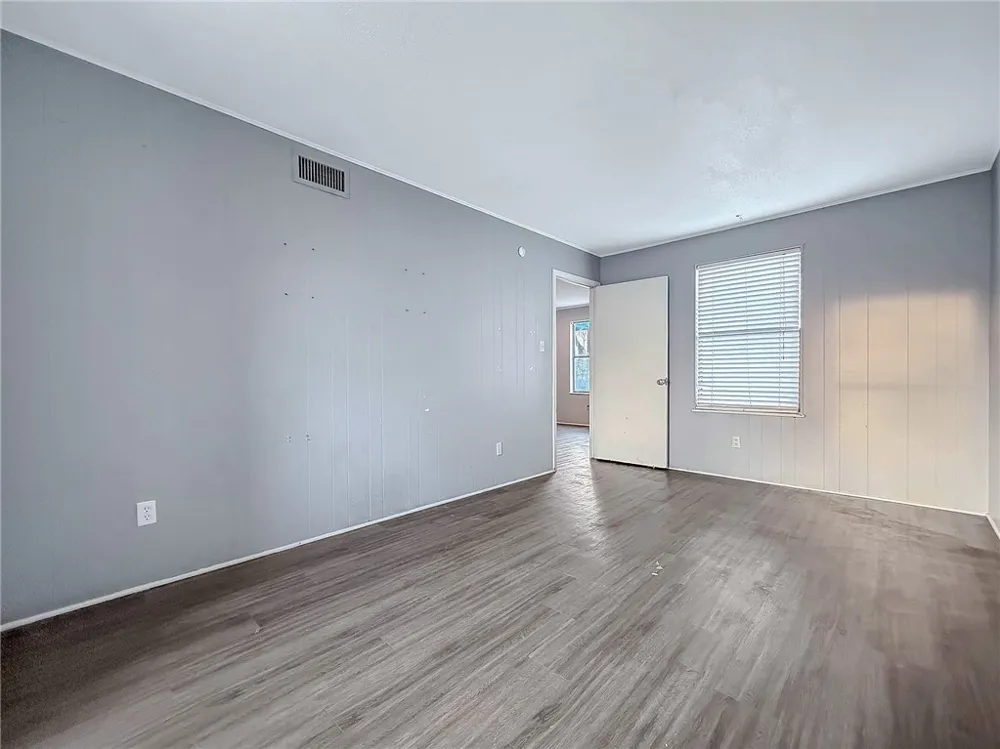 1870 King David Three Rivers, TX 78071