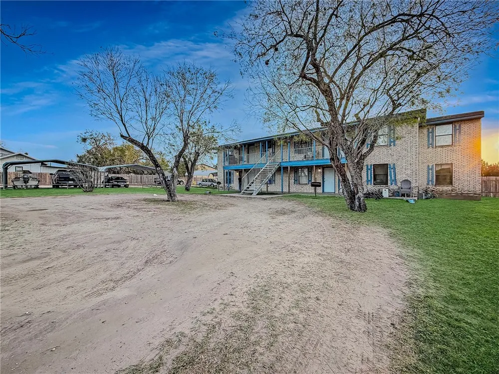 1870 King David Three Rivers, TX 78071