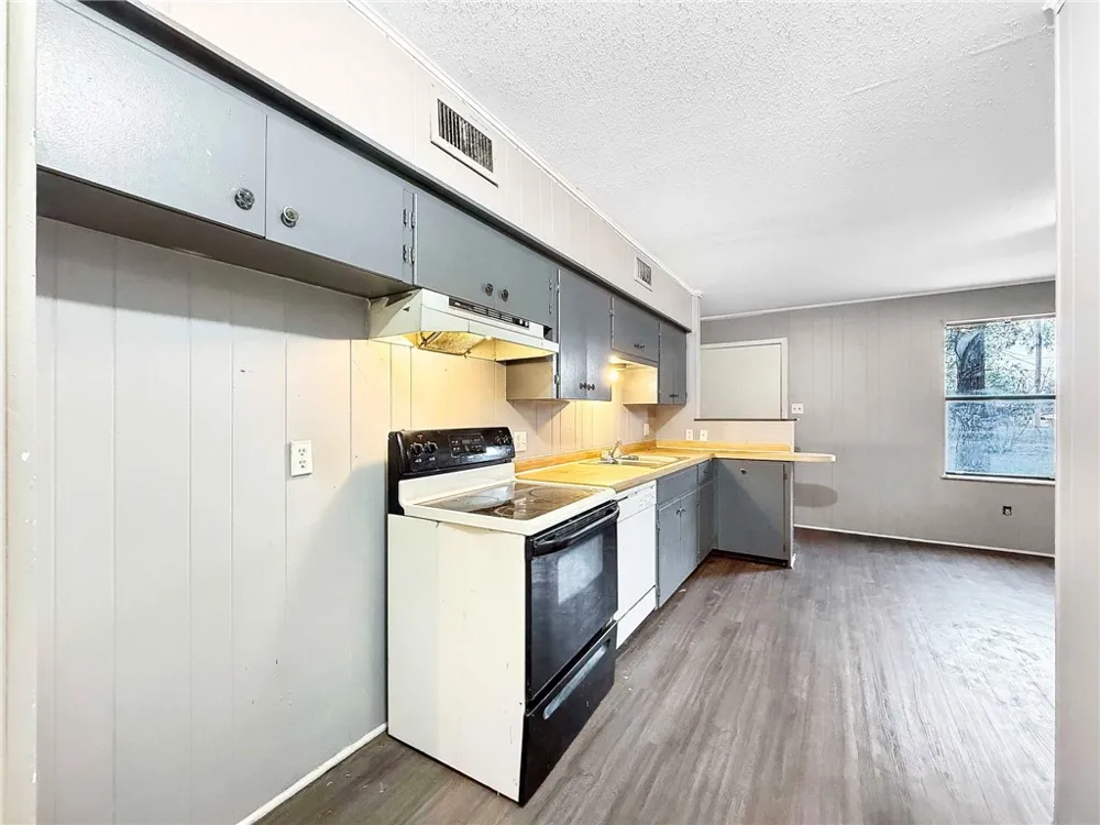 1870 King David Three Rivers, TX 78071