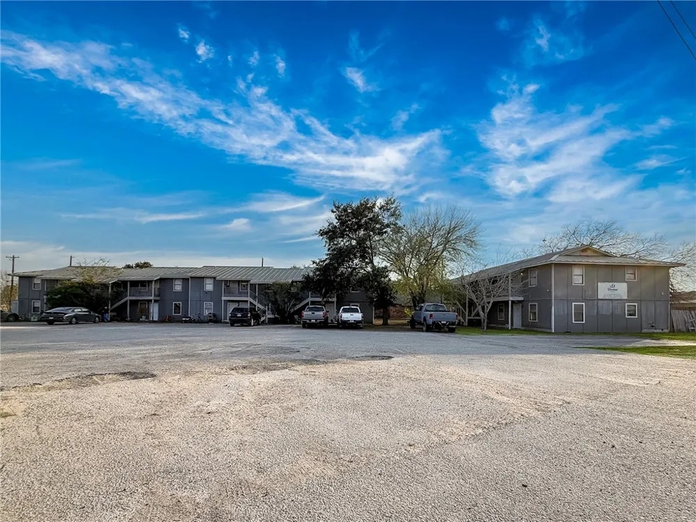 1870 King David Three Rivers, TX 78071