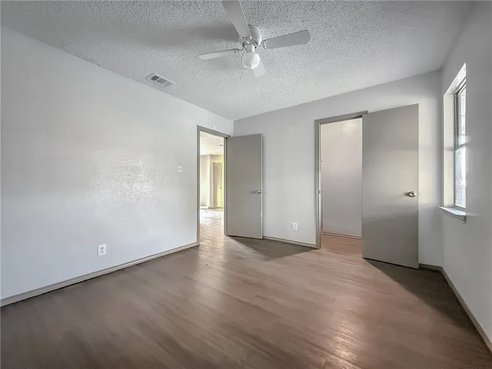 1870 King David Three Rivers, TX 78071