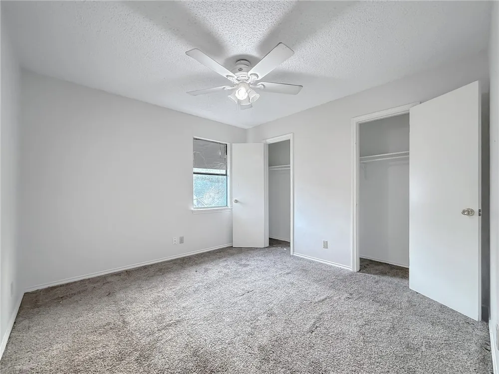 1870 King David Three Rivers, TX 78071