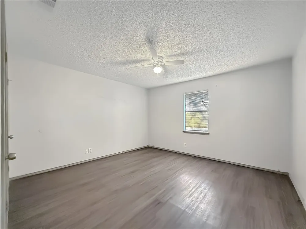 1870 King David Three Rivers, TX 78071