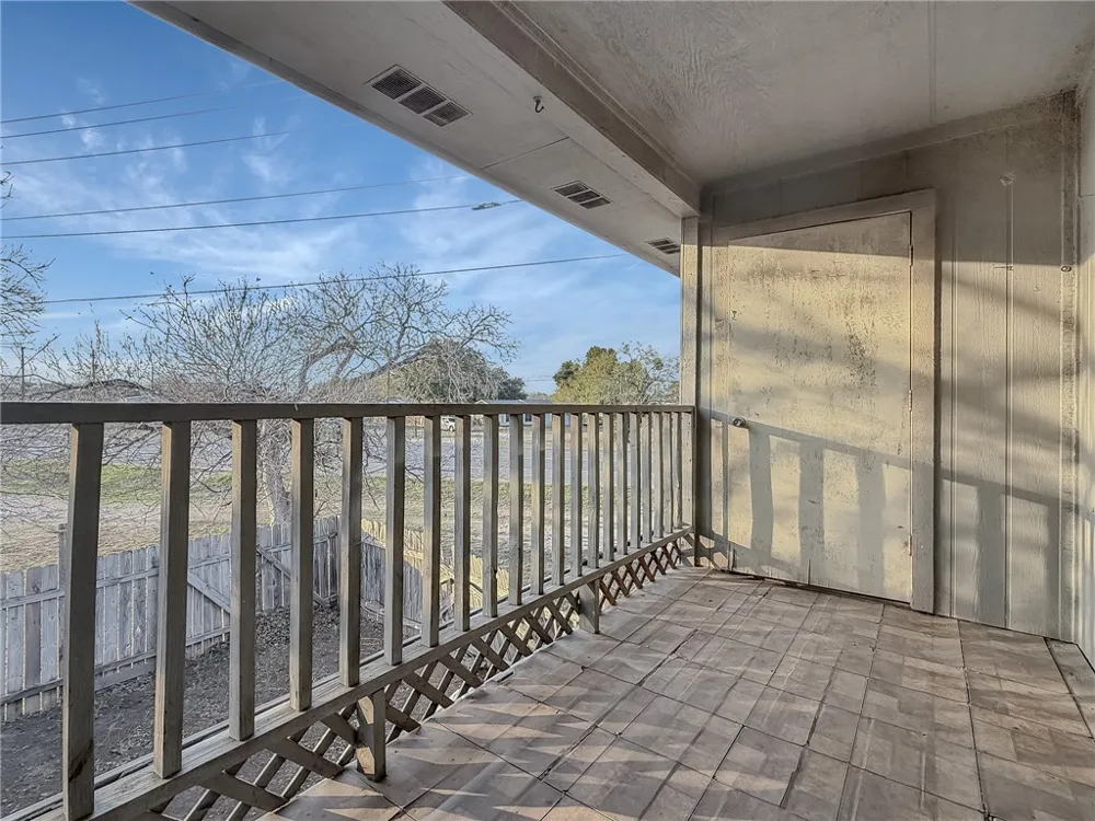 1870 King David Three Rivers, TX 78071