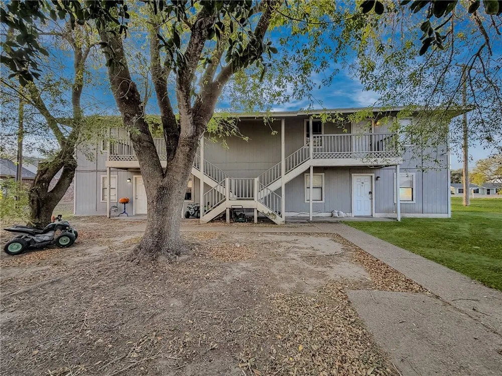 1870 King David Three Rivers, TX 78071