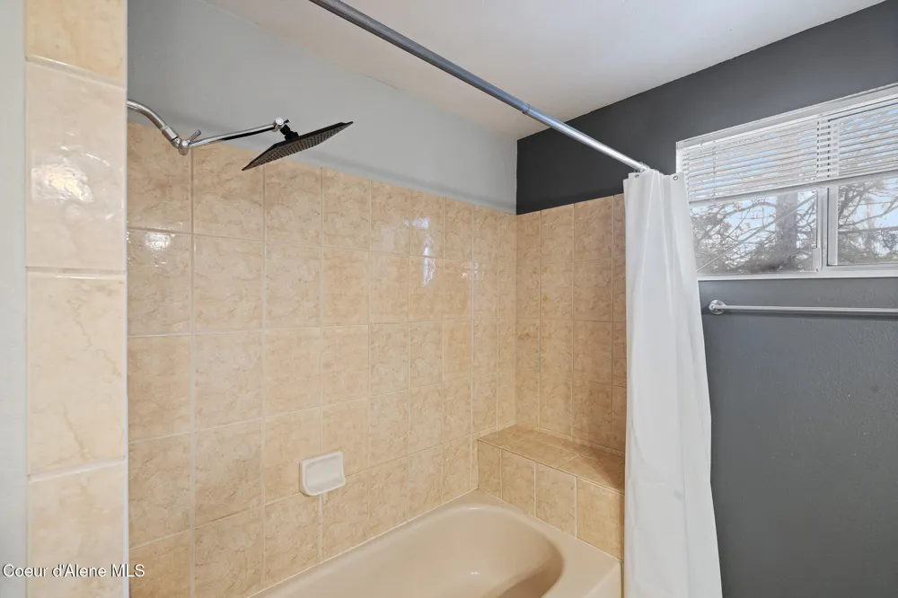 4023 E 12th Avenue Spokane, WA 99202