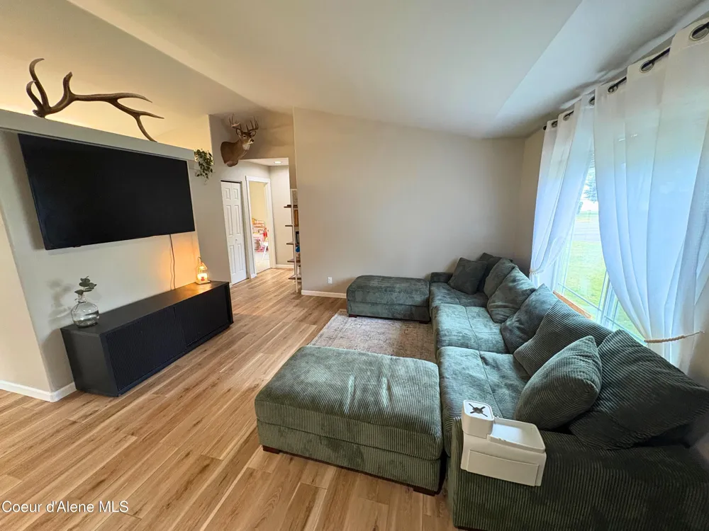 798 E Loch Maree Drive Hayden, ID 83835