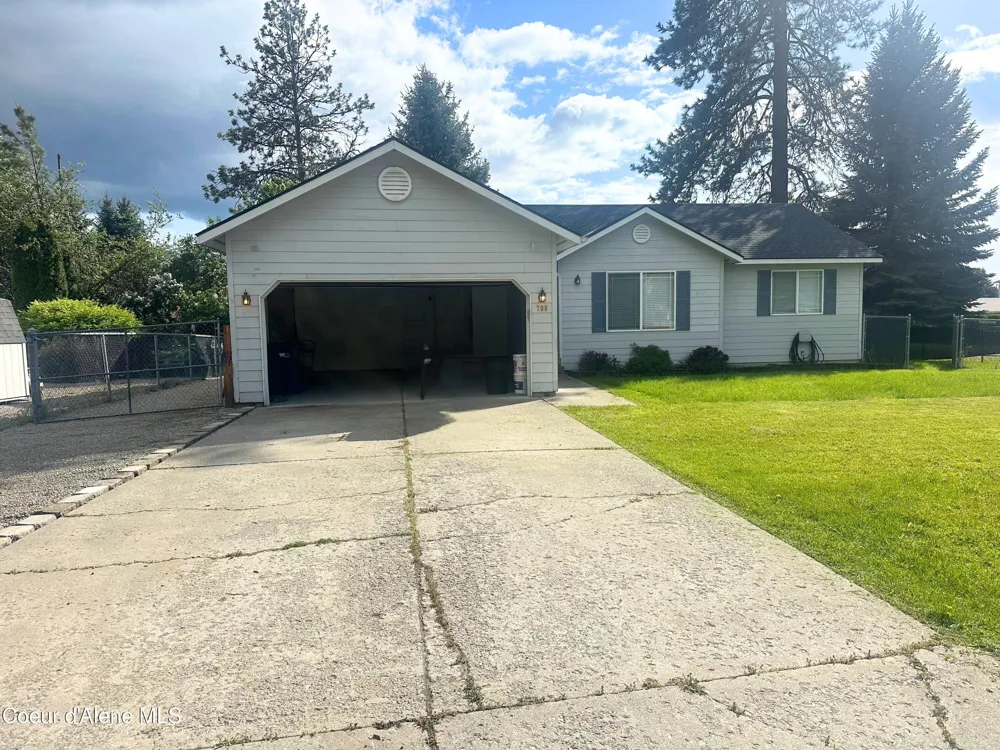 798 E Loch Maree Drive Hayden, ID 83835