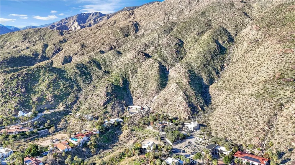 1870 S Crestview Palm Springs, CA 92264