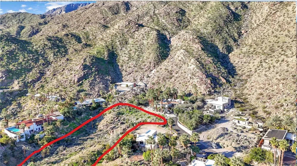 1870 S Crestview Palm Springs, CA 92264