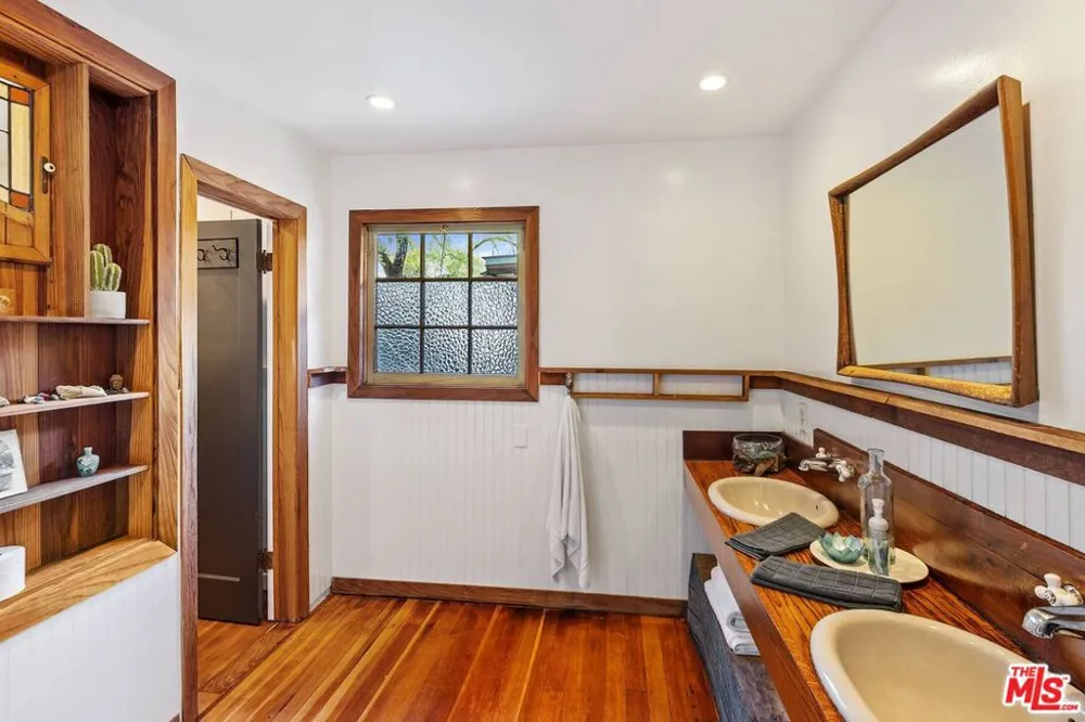 1551 Penny Road Topanga, CA 90290