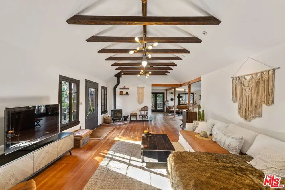 1551 Penny Road Topanga, CA 90290