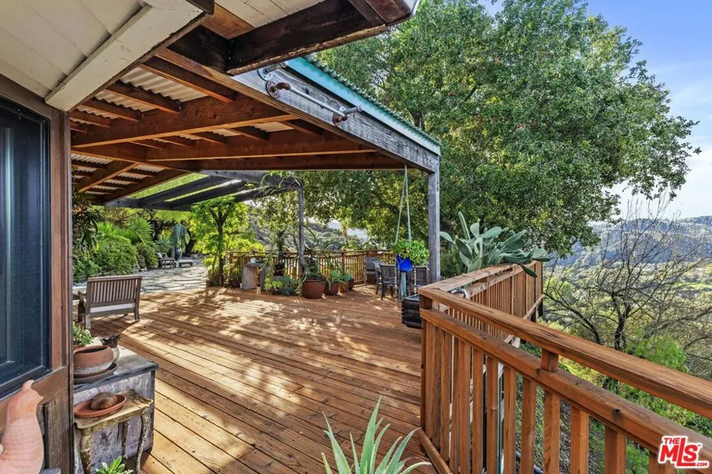 1551 Penny Road Topanga, CA 90290