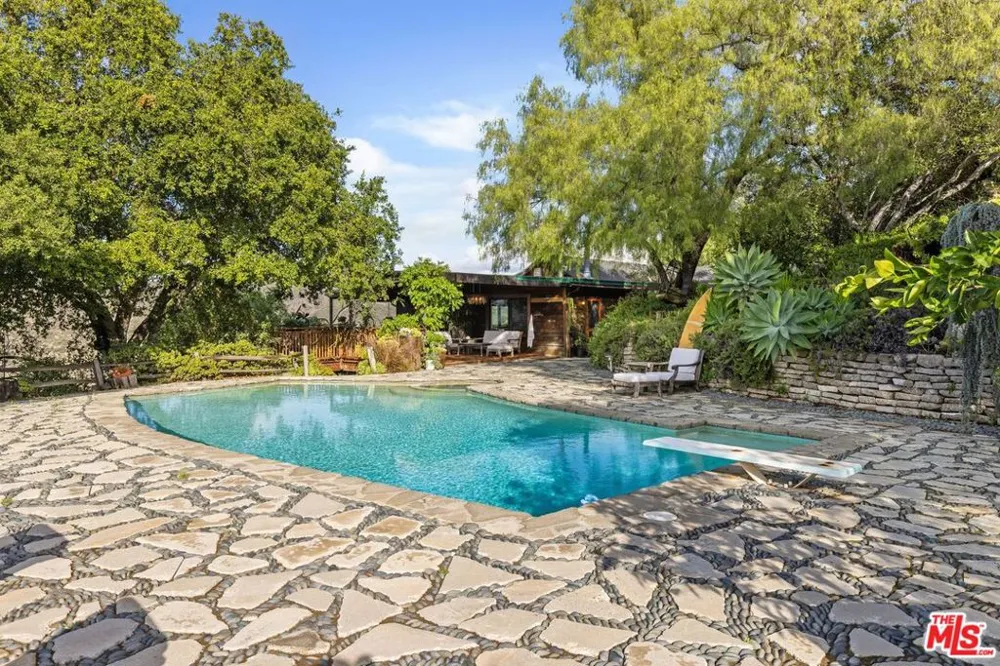 1551 Penny Road Topanga, CA 90290