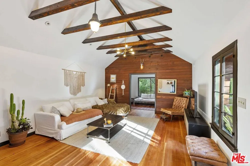 1551 Penny Road Topanga, CA 90290