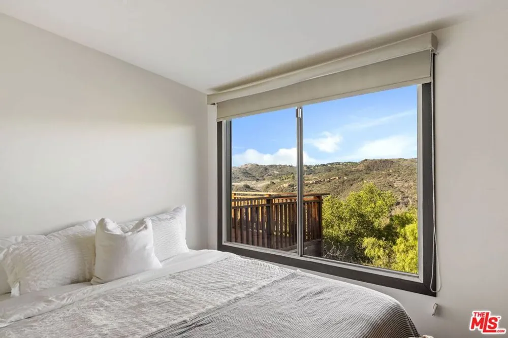 1551 Penny Road Topanga, CA 90290