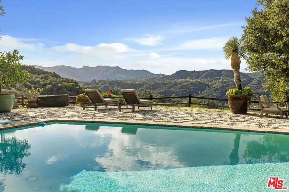 1551 Penny Road Topanga, CA 90290